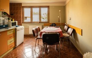 Casa individuala Sacele, 250 mp + 40 mp garaj + 556 mp curte - Poză 9