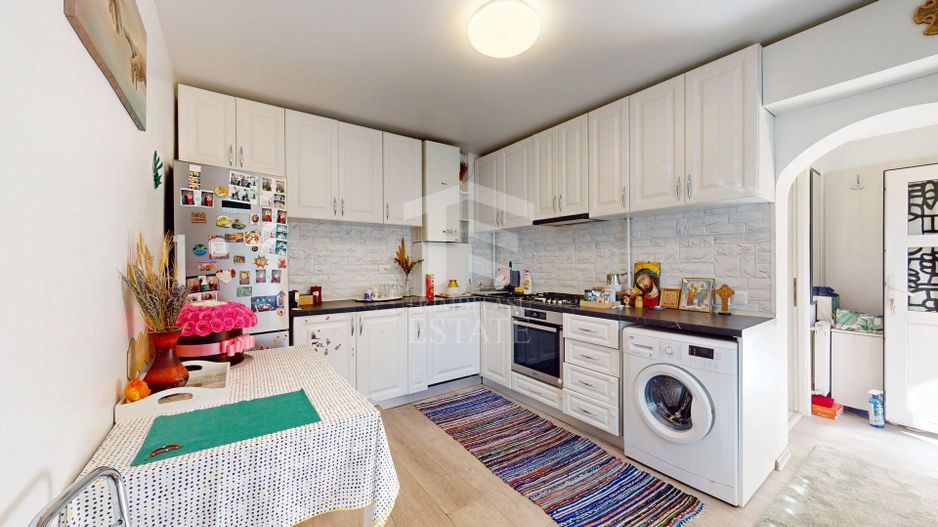 ANDRONACHE - Escalei | Casa individuala 9 camere | an 2014 | teren 260 - Poză 10