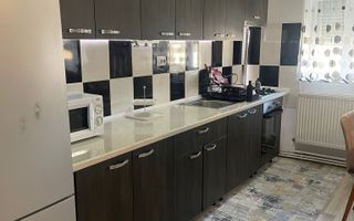 Apartament/mansardă 3 camere,Micro 17,utilat si mobilat - Poză 10