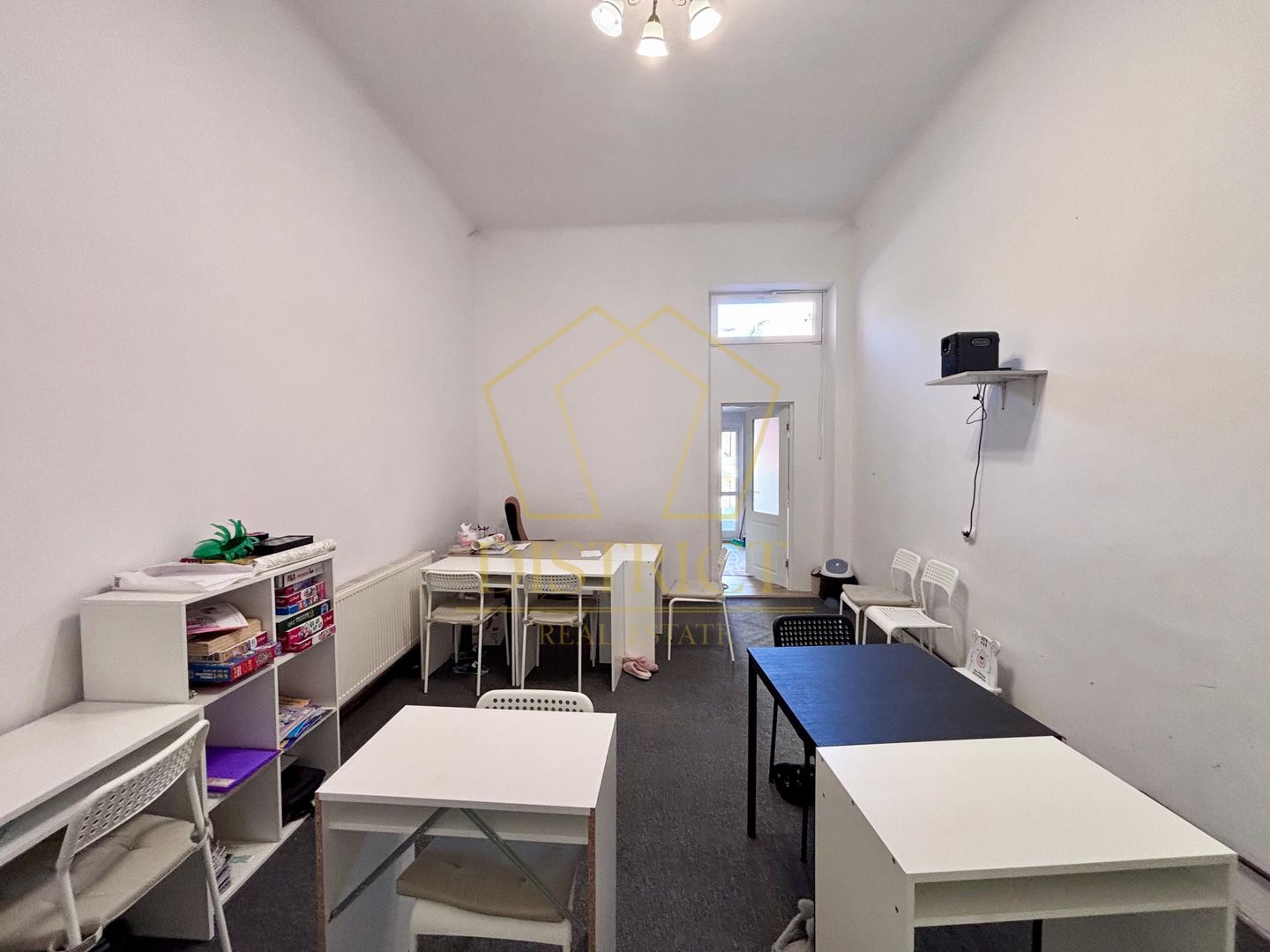 Apartament cu 3 camere pretabil firme, birouri | Traian - Poză 3