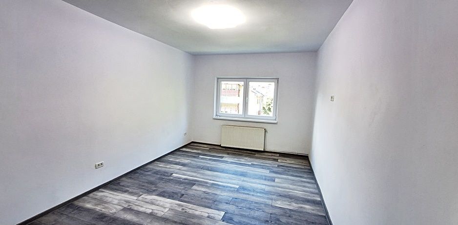 Racadau, apartament decomandat, renovat,  57mp utili, etaj 1, pret 119500 euro - Poză 2