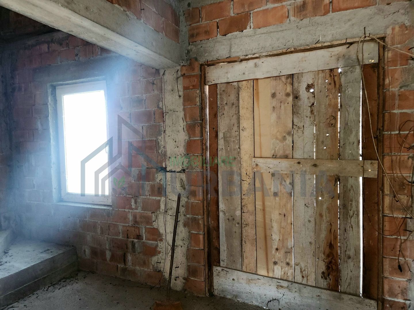 Casa la roșu de vânzare în Tomești/schimb garsoniera Iași - Poză 6