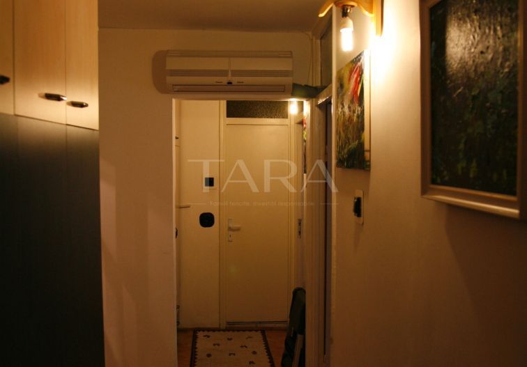 Apartament cu 4 camere, 82 mp, 2 băi și 2 balcoane, zona Câmpului. - Poză 11