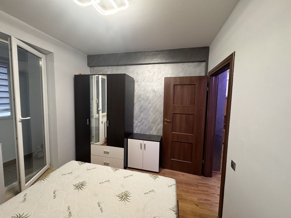 Inchiriere apartament 3 camere - Poză 2