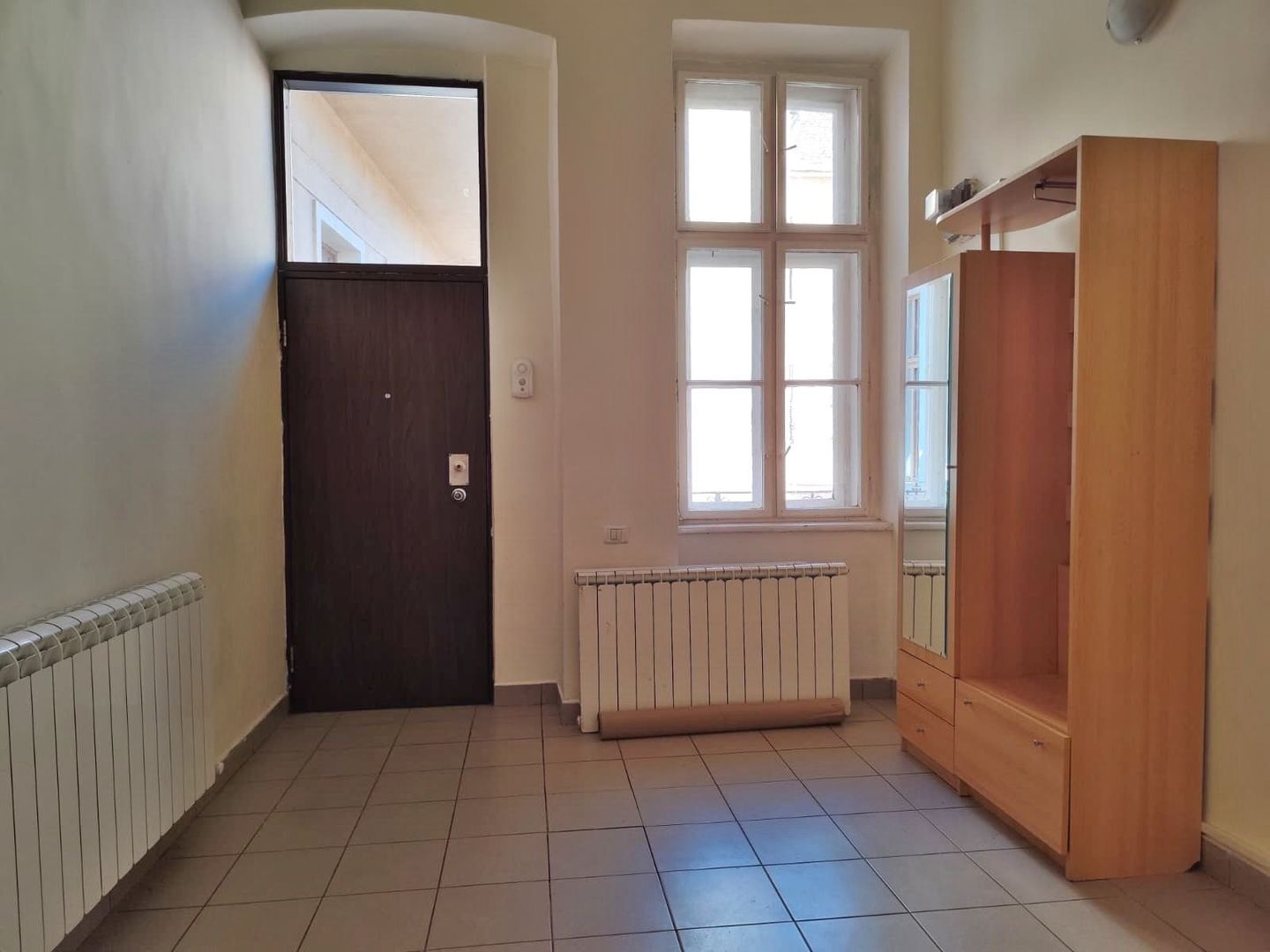 Apartament de vanzare situat ultracentral, langa Lic. E. Gojdu, Oradea - Poză 13