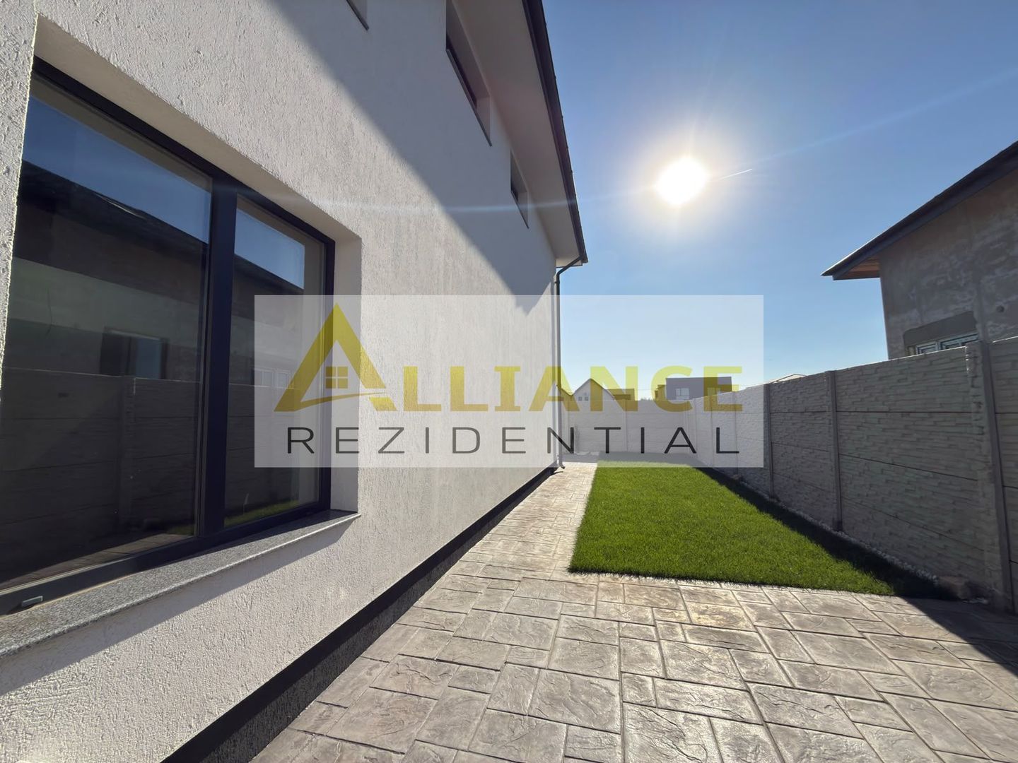 VILA INDIVIDUALA MODERNA -4 CAMERE-3 BAI-STR.AVIATORILOR - Poză 3