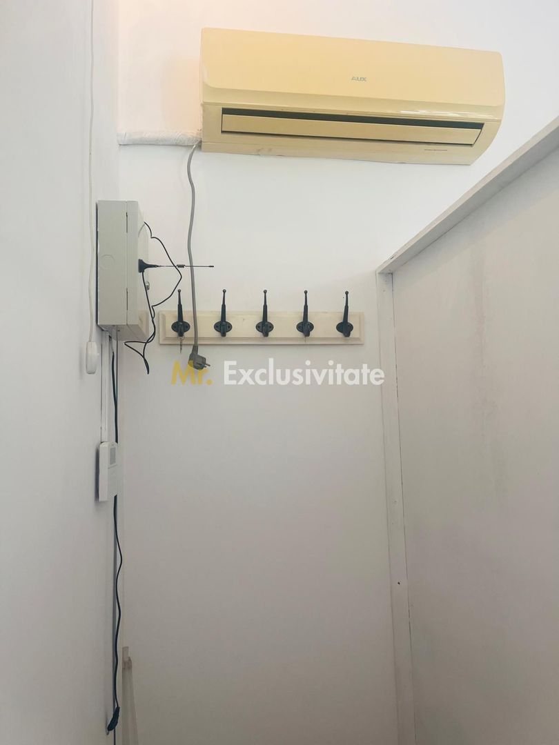 Spatiu stradal, central, cu vad comercial si vizibilitate excelenta - Poză 13