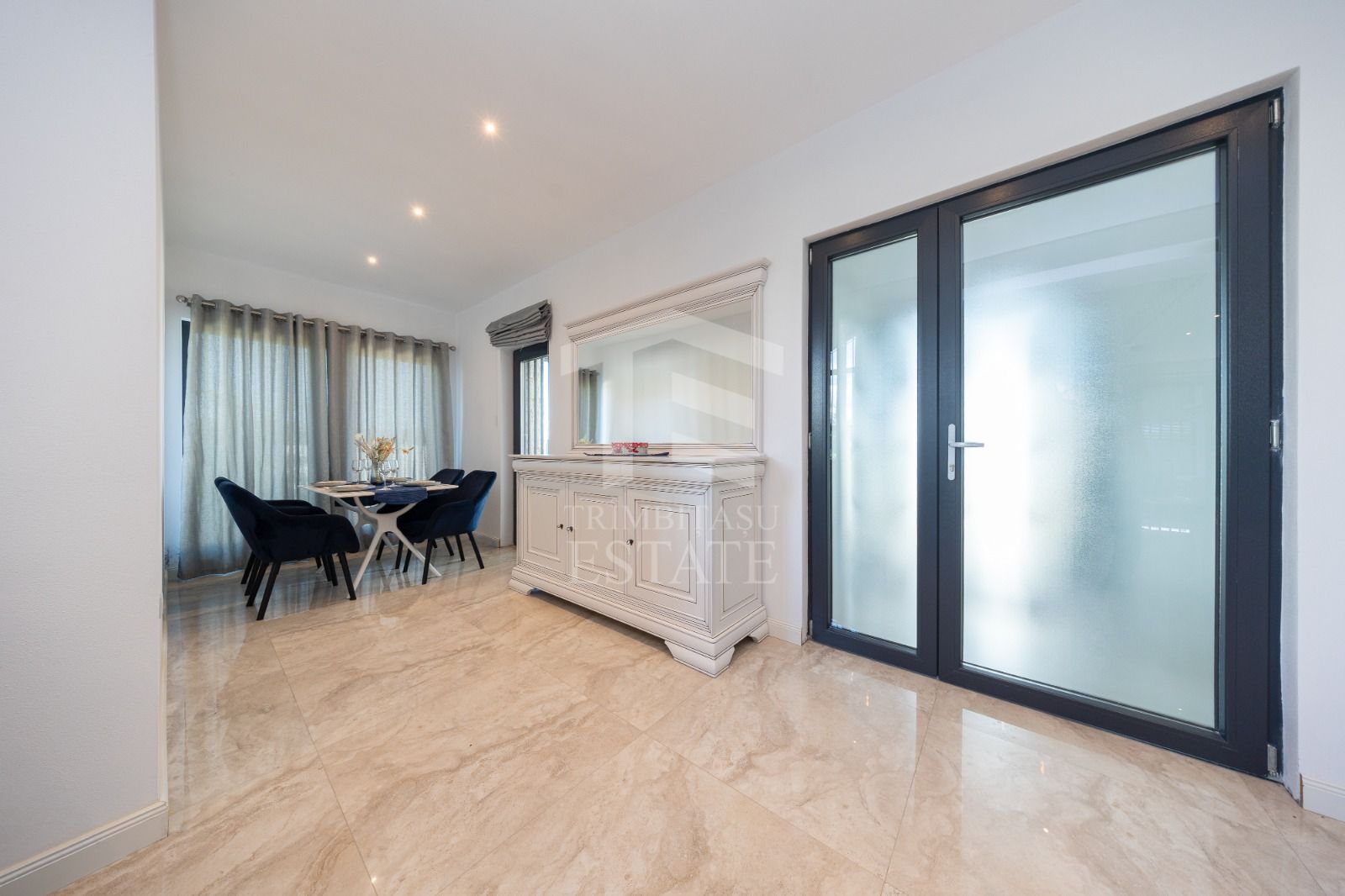 Sanpetru ,Subcetate-Casa 4 camere,3 bai+480 mp teren - Poză 2