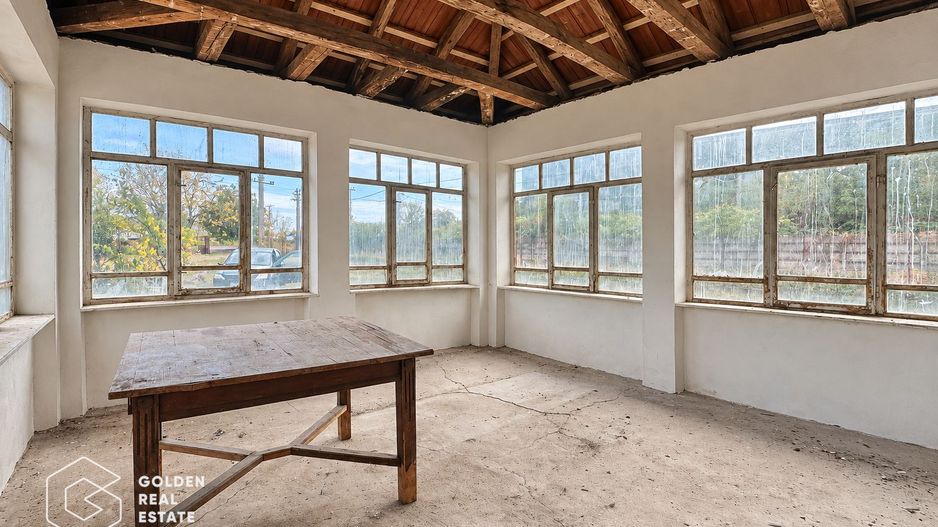 Casa solida cu teren intravilan de 1.555 mp, Sebis, jud. Arad - Poză 8