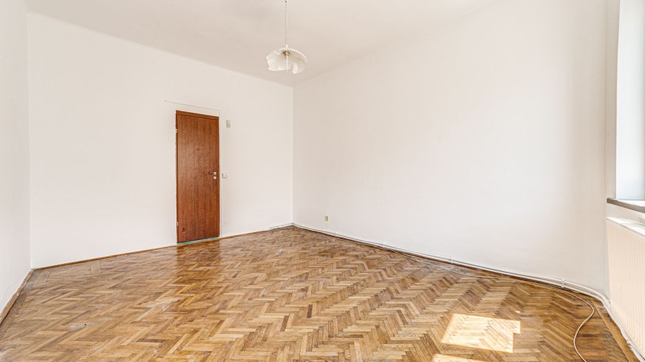 Preț redus! Apartament la casă, în centru - Poză 4