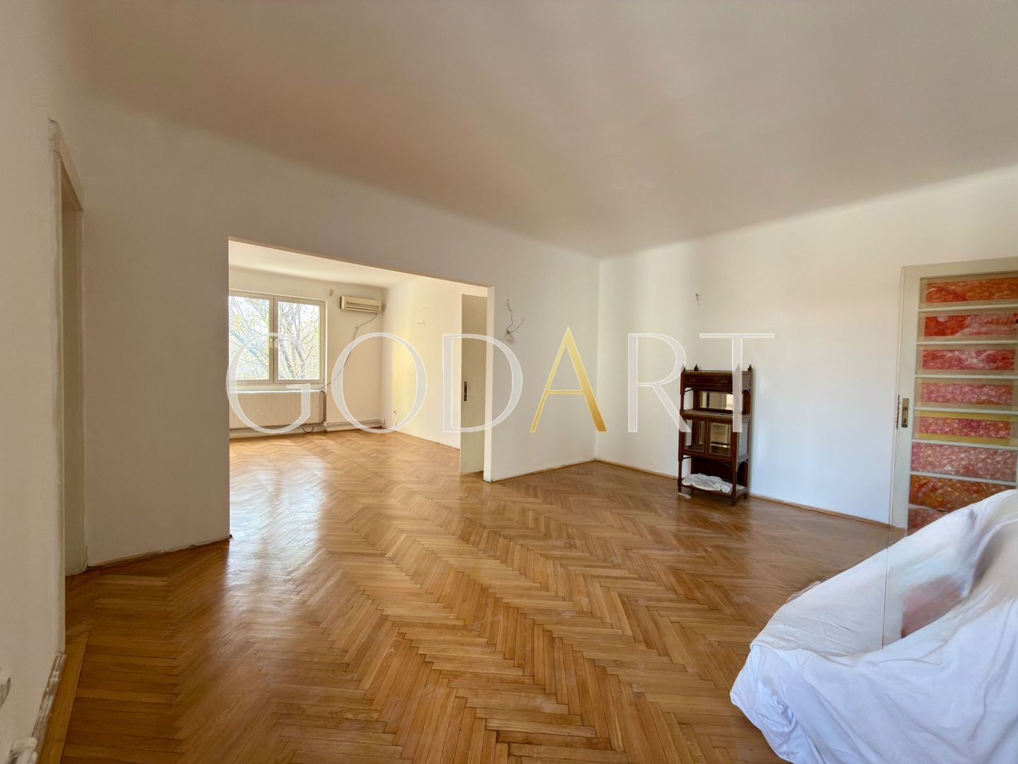 APARTAMENT 4 CAMERE | RENOVAT | BOXA | CURTE COMUNA - Poză 1