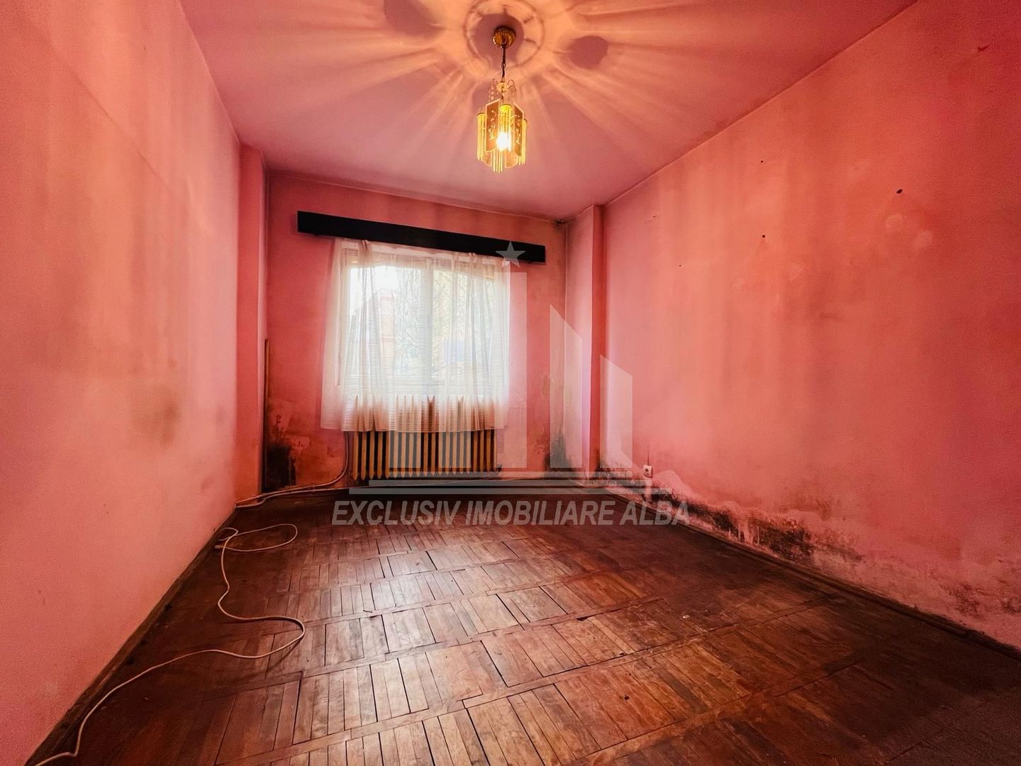 Apartament cu 4 camere decomandate, 2 bai, Cetate - Poză 5