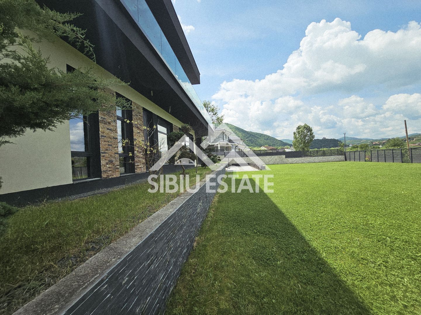 Casa noua cu piscina si terase panoramice, garaj - Poză 5