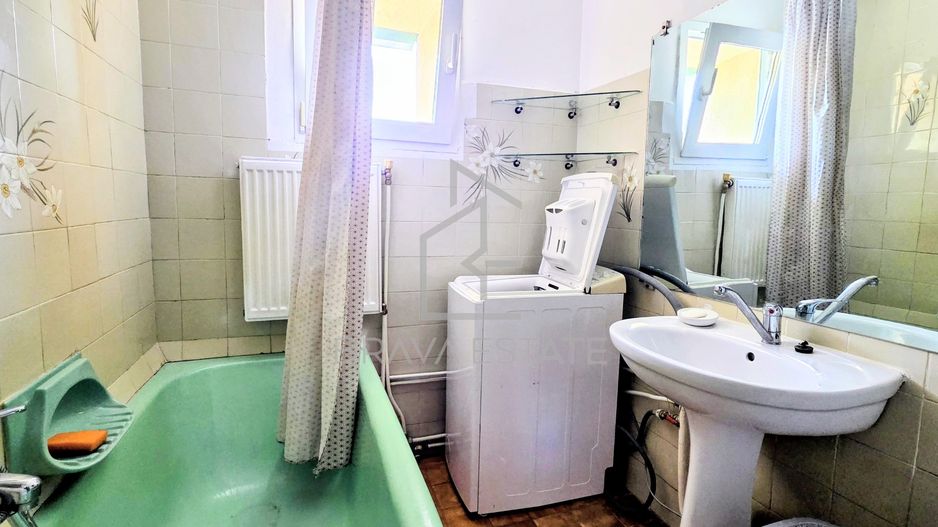 Apartament 3 camere, 2 bai, balcon, zona UMF - Poză 13