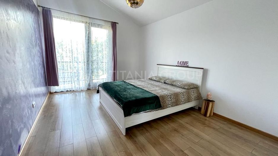 INVESTITIE Vila moderna + vila la rosu, teren 1480 padure - Poză 7
