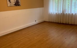 Apartament 3 camere decomandat cu 2 băi, beci și loc de parcare - Poză 1