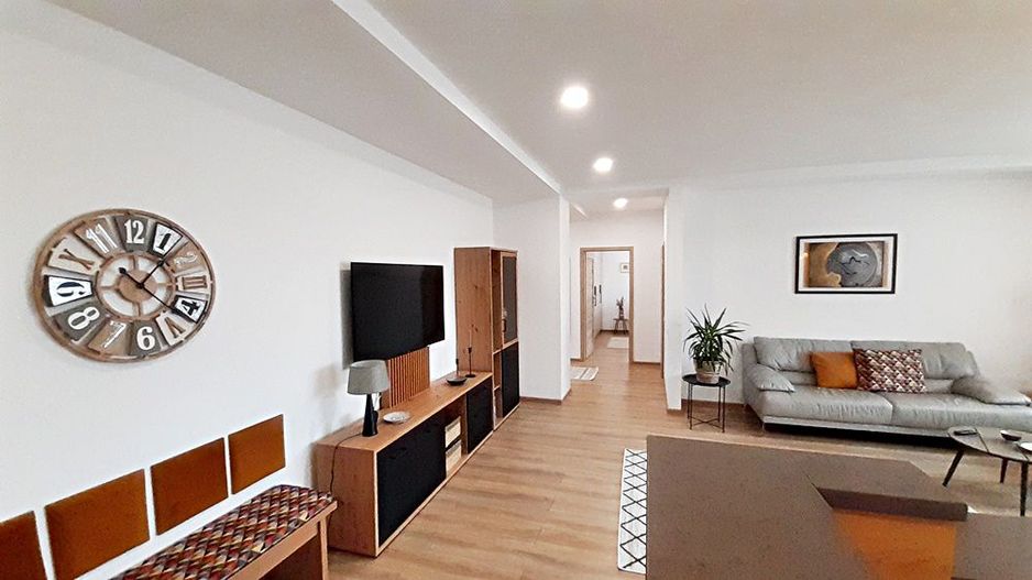 Penthouse cu 5 camere in URBAN PENTHA-zona Coresi - Poză 4