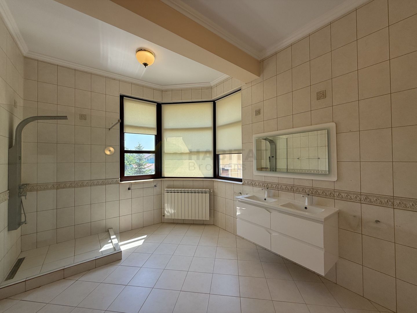Vila 9 camere cu piscina si teren de 1.000 mp - Poză 25
