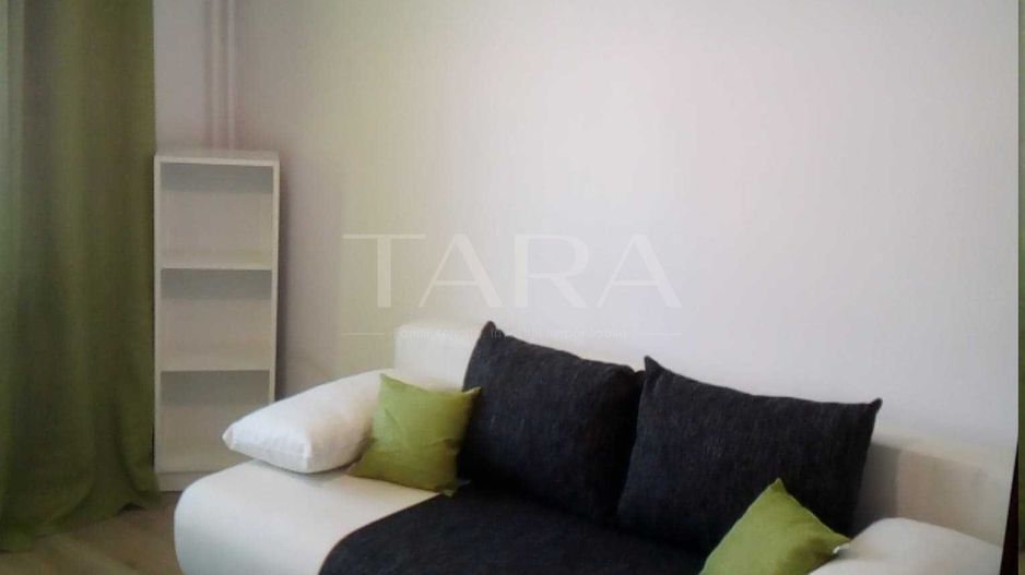 Apartament cu 3 camere Zona Centrala - Poză 3