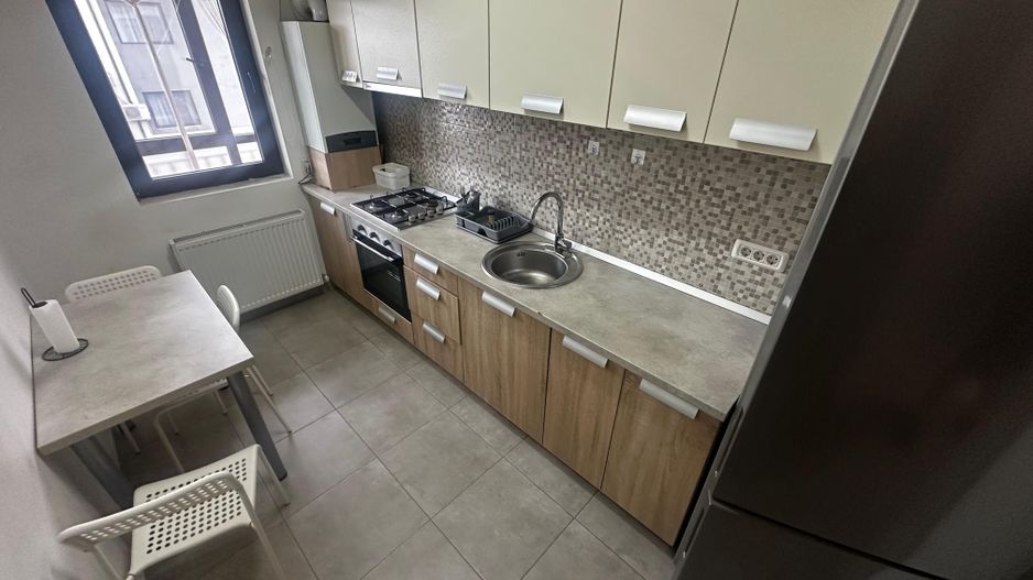 AP. 2 CAMERE - PARULUI, BLOC NOU, LOC PARCARE, BUCATARIE INCHISA - Poză 4