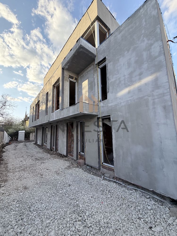 Imobil 7 camere zona Hasdeu -SemiCentral | Curte proprie si acces auto - Poză 3