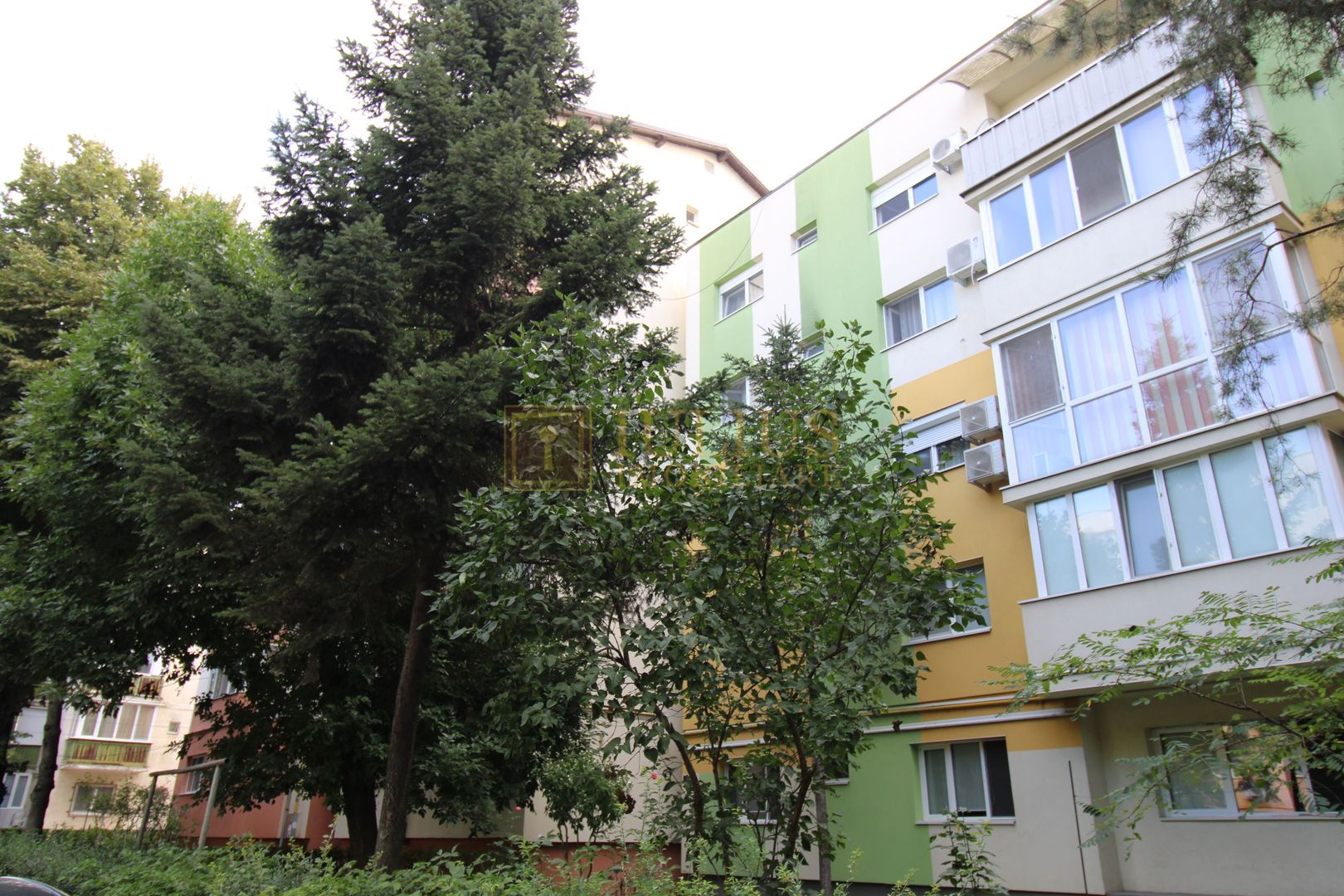 3 camere, clima, bloc anvelopat, Str. Cosminului - Girocului. - Poză 1