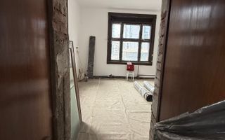Apartament boieresc partial renovat - Poză 13