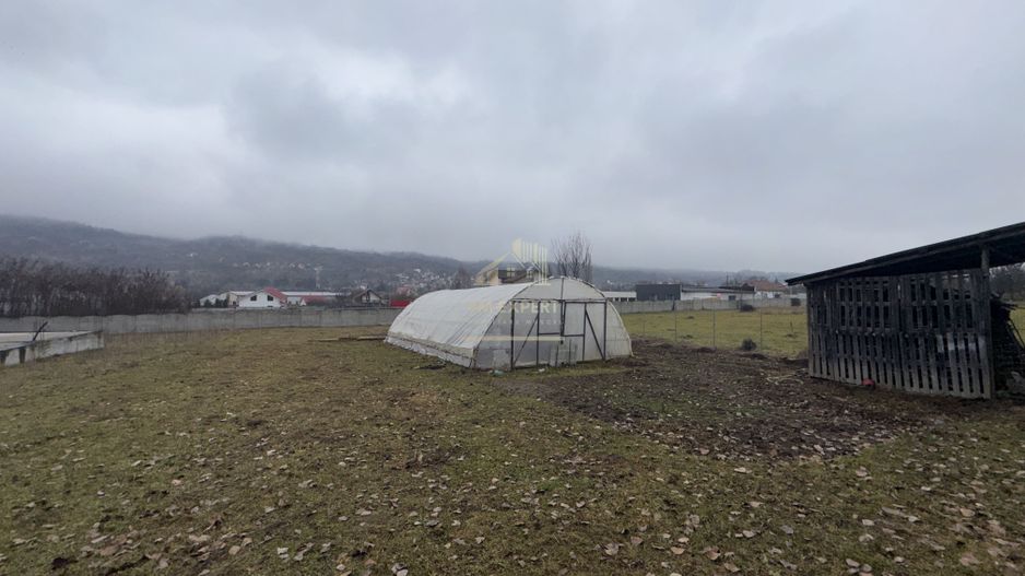 TEREN INTRAVILAN 2200 MP CAMPULUNG ARGES - Poză 15