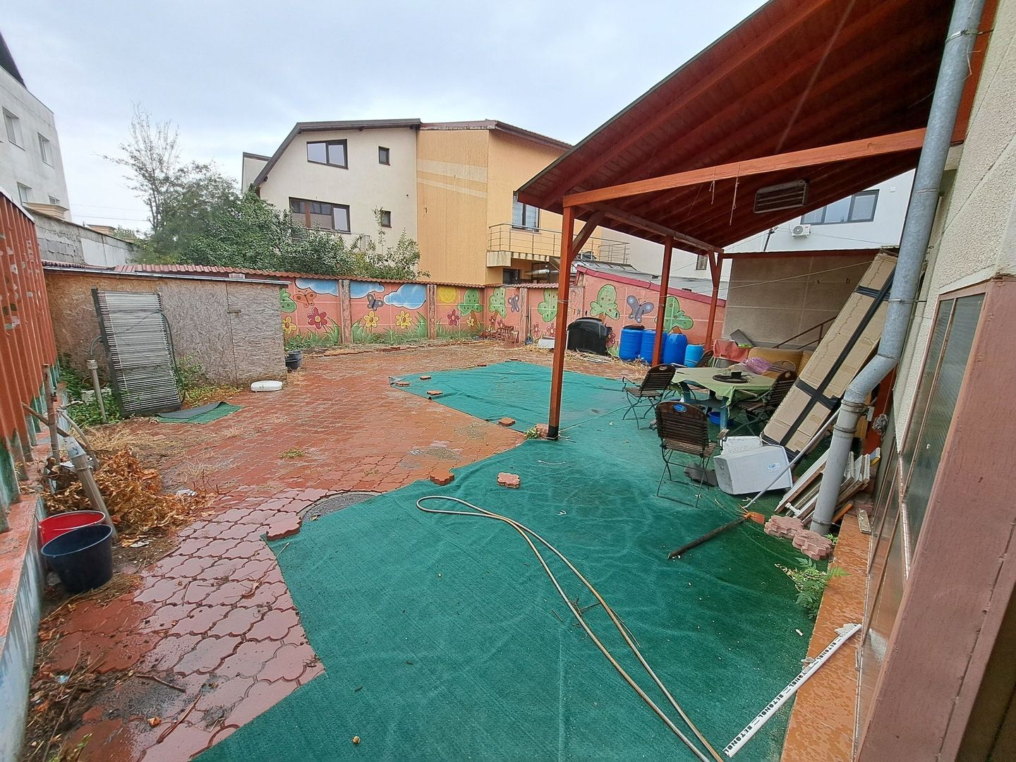 Vând casă cu demisol , parter + 2 etaje și teren în sector 4 - Poză 7