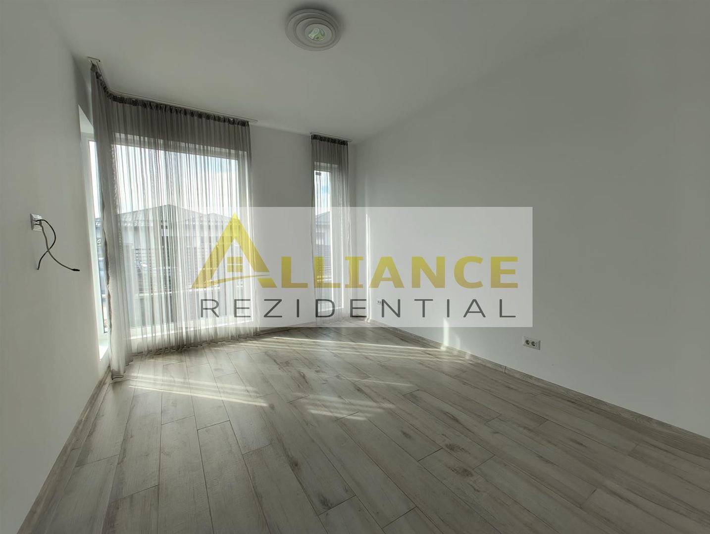 Casa moderna parter - 3 camere 2 bai 370 mp teren - Poză 14