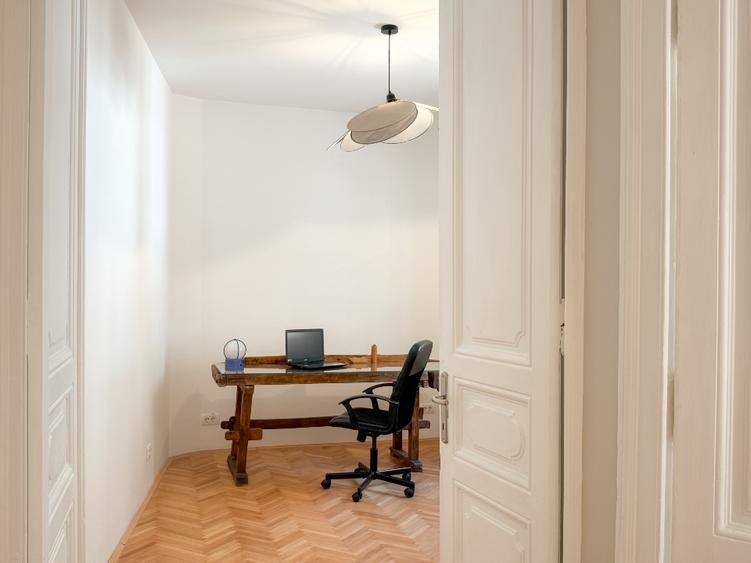 Rare Find | Apartament de Design în casă - Poză 10