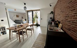 Locuinta spatioasa in triplex - Poză 5