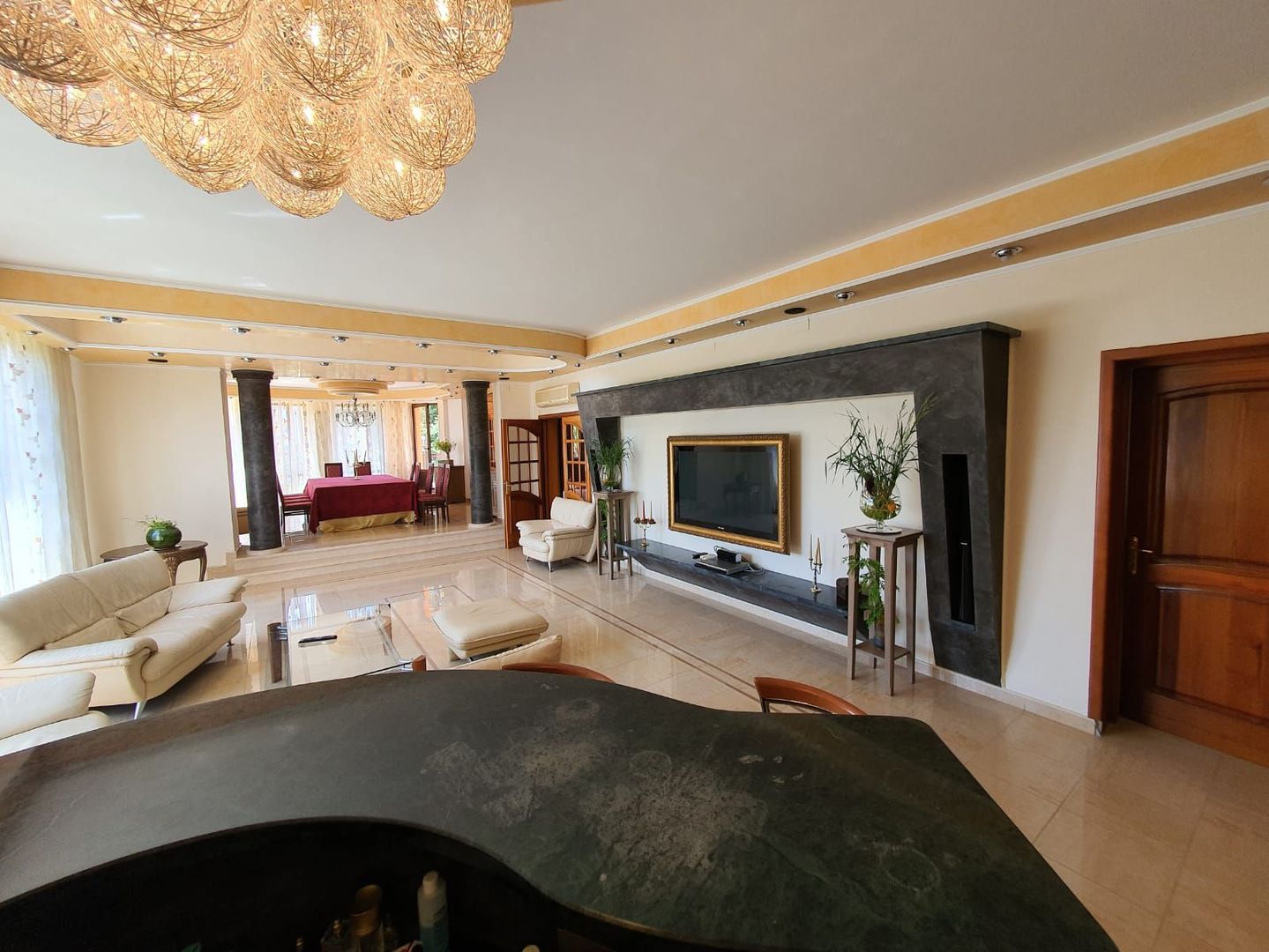 Vila unicata | Teren de 3000 m2 | Piscina si vegetatie matura - Poză 9