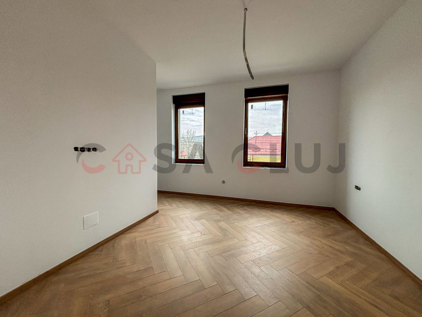 Duplex Finisat intr-o zona linistita - 200mp Curte Libera - Poză 3