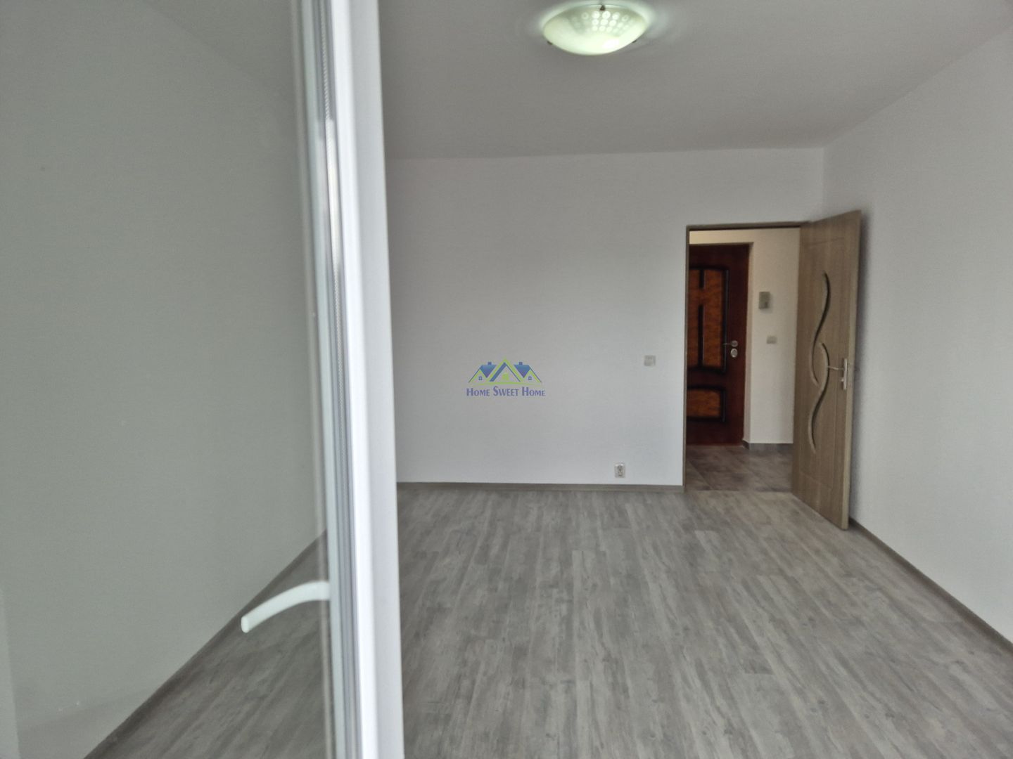 Vand Apartament 2 camere, zona Pietonala, et.3/3, st-45m, balcon, C.T. - Poză 5