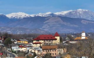 Teren intravilan 3526 mp cu vedere superba catre munte! - Poză 1