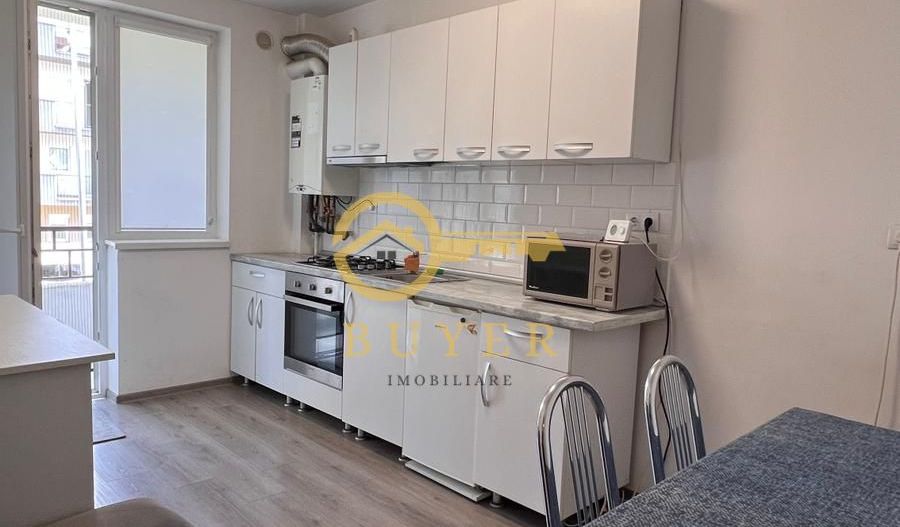Garsoniera pe Pictor Brana, Selimbar- Etaj 1, loc de parcare privat - Poză 1
