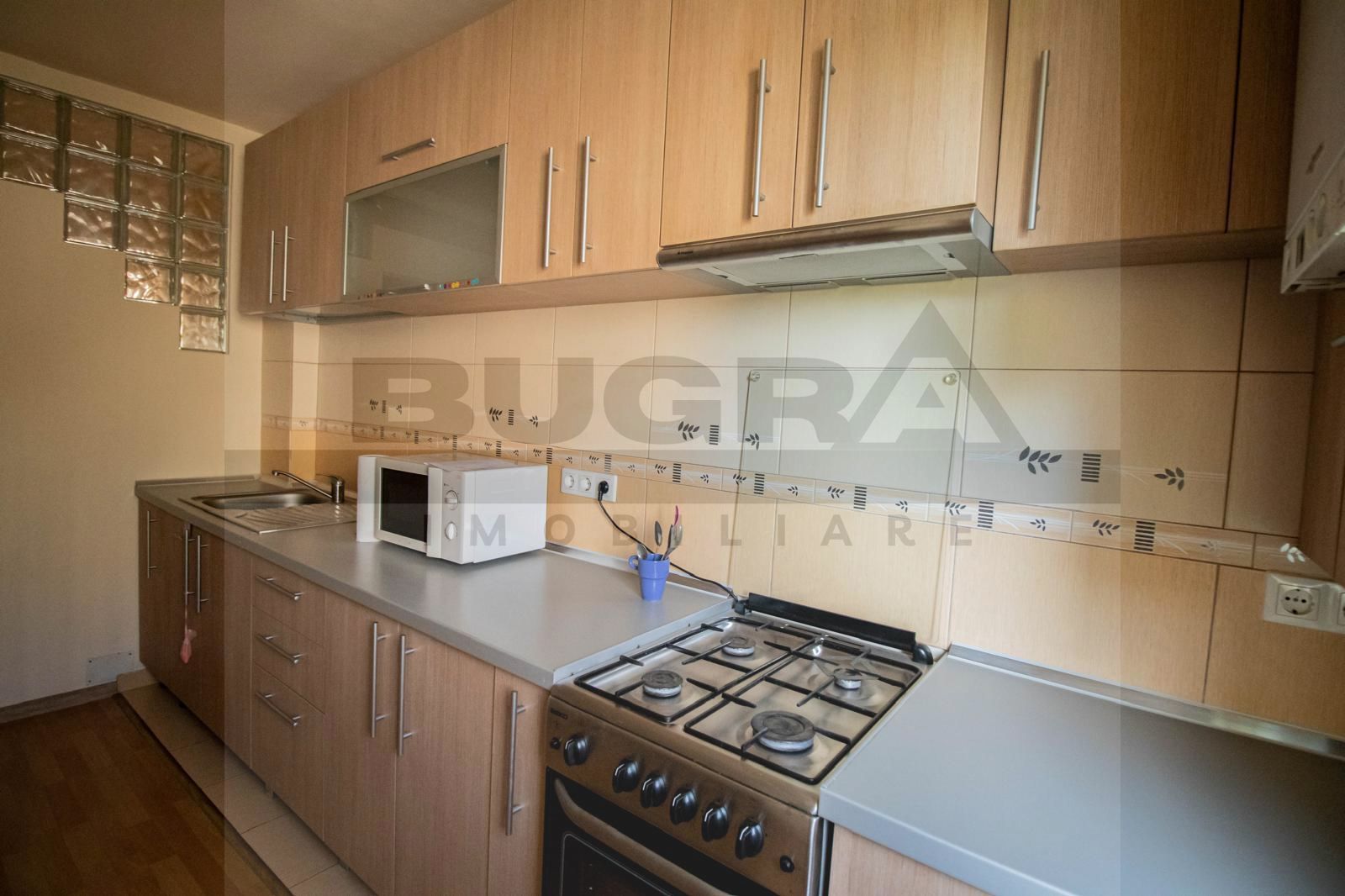 Apartament 3 camere decomandat, centrala proprie, zona UMF - Poză 8