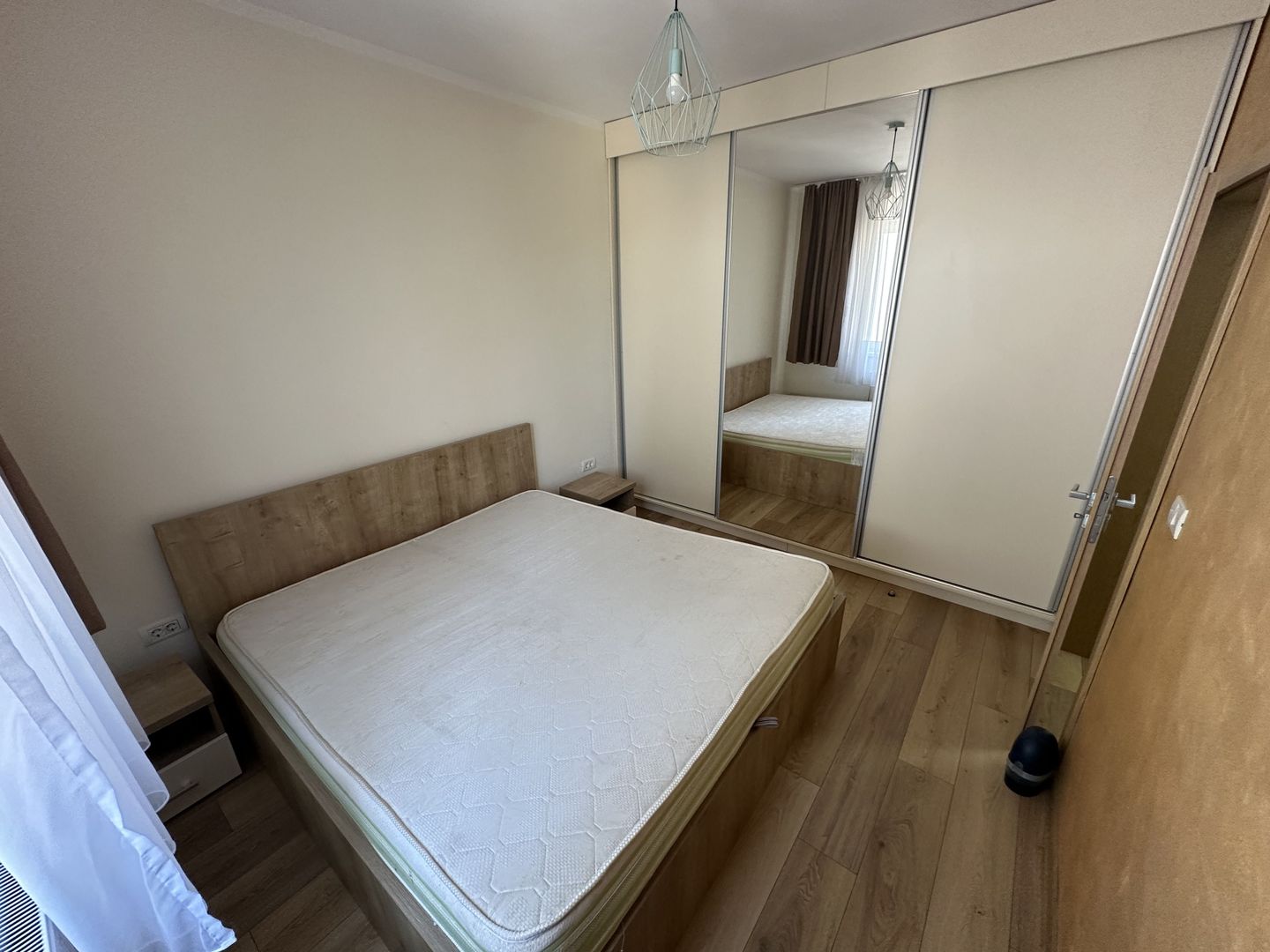 APARTAMENT DEOSEBIT - Poză 9