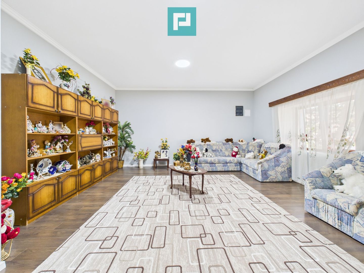 Casă cu 6 camere în Sânicolau Mare Timiș - Poză 6