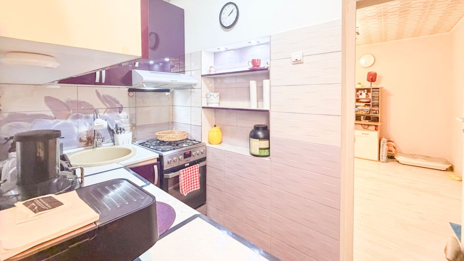 Casă de vânzare 2 camere  Mansarda + Pivnița - Belvedere - Poză 13