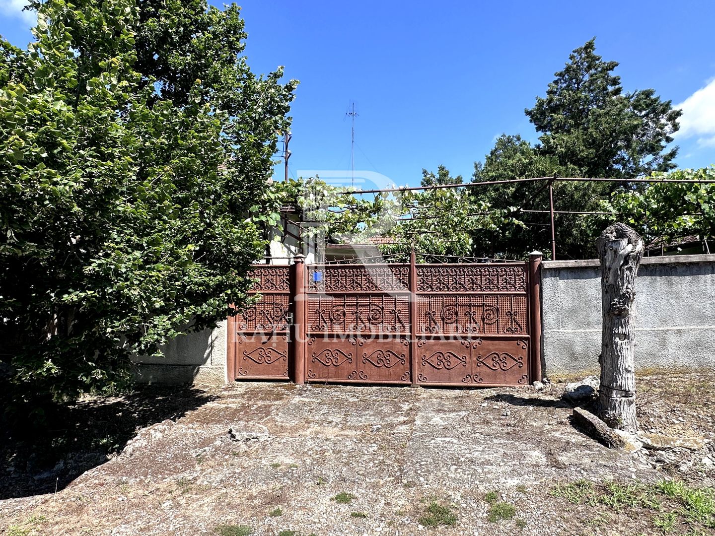 Casa de vânzare cu teren generos | Sumugiu | Bihor - Poză 2