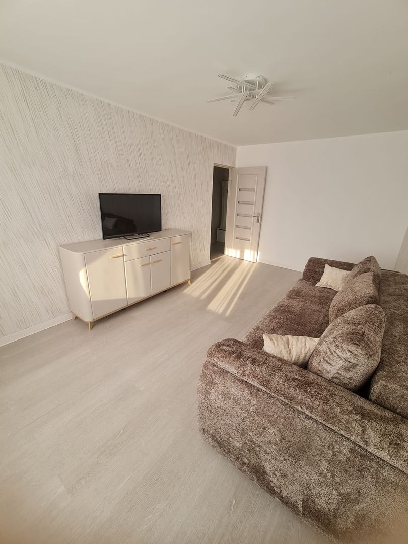 De vanzare apartament apartament cu 2 camere,  Micro 16, etaj 4, 72.000 E - Poză 2