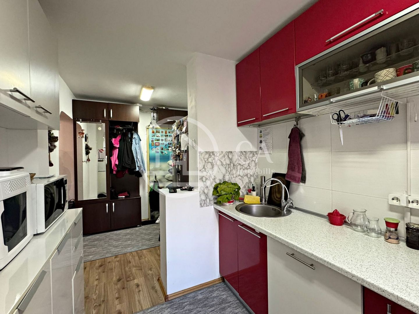 Apartament de vânzare cu 4 camere în zona Rogerius, Oradea - Poză 3