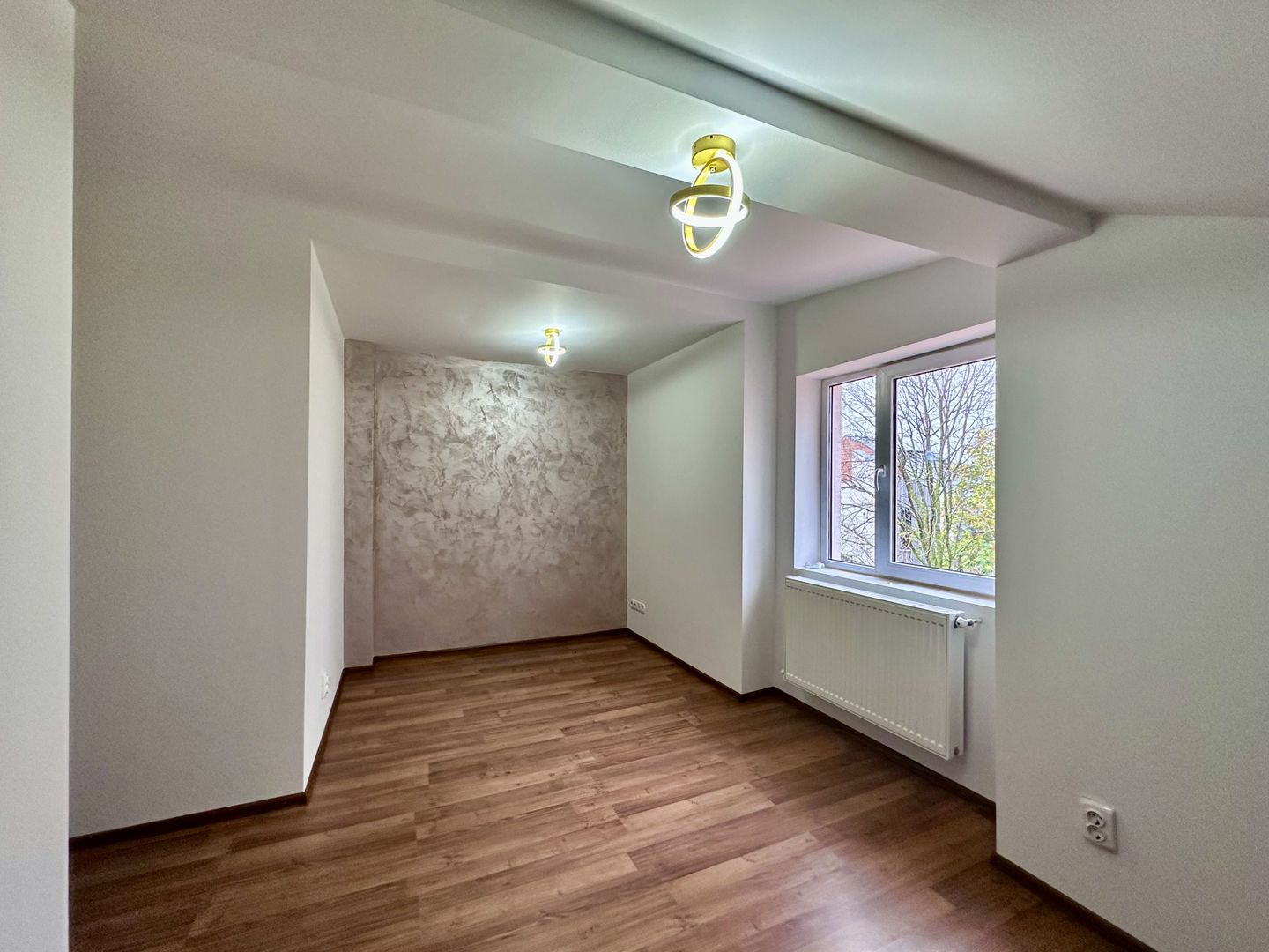 Apartament cu 3 camere de vânzare în Dumbravita - Poză 17