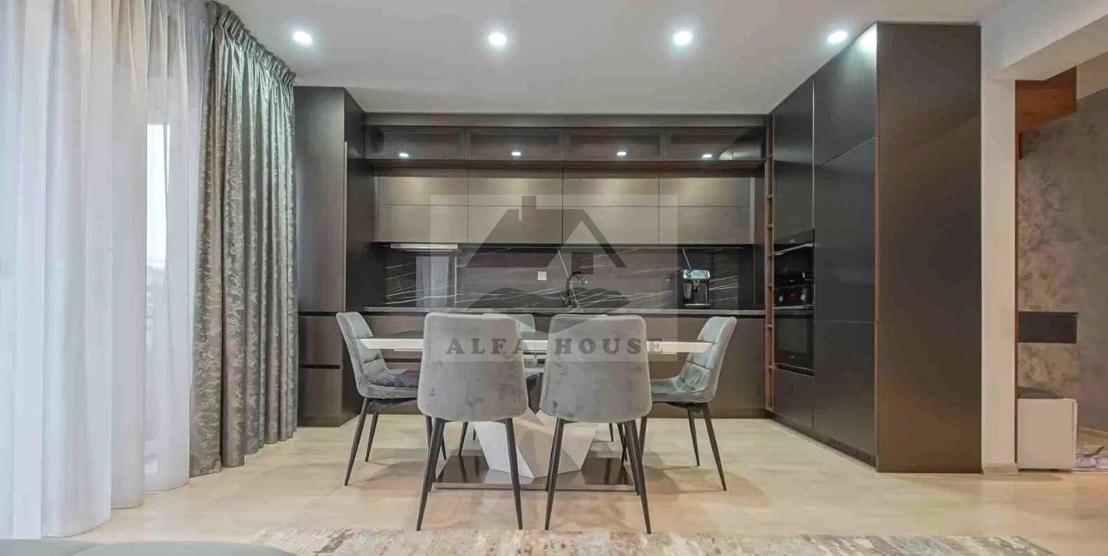 Apartament cu patru camere, Tractorul-Coresi , 116 mp+3 parcari - Poză 3
