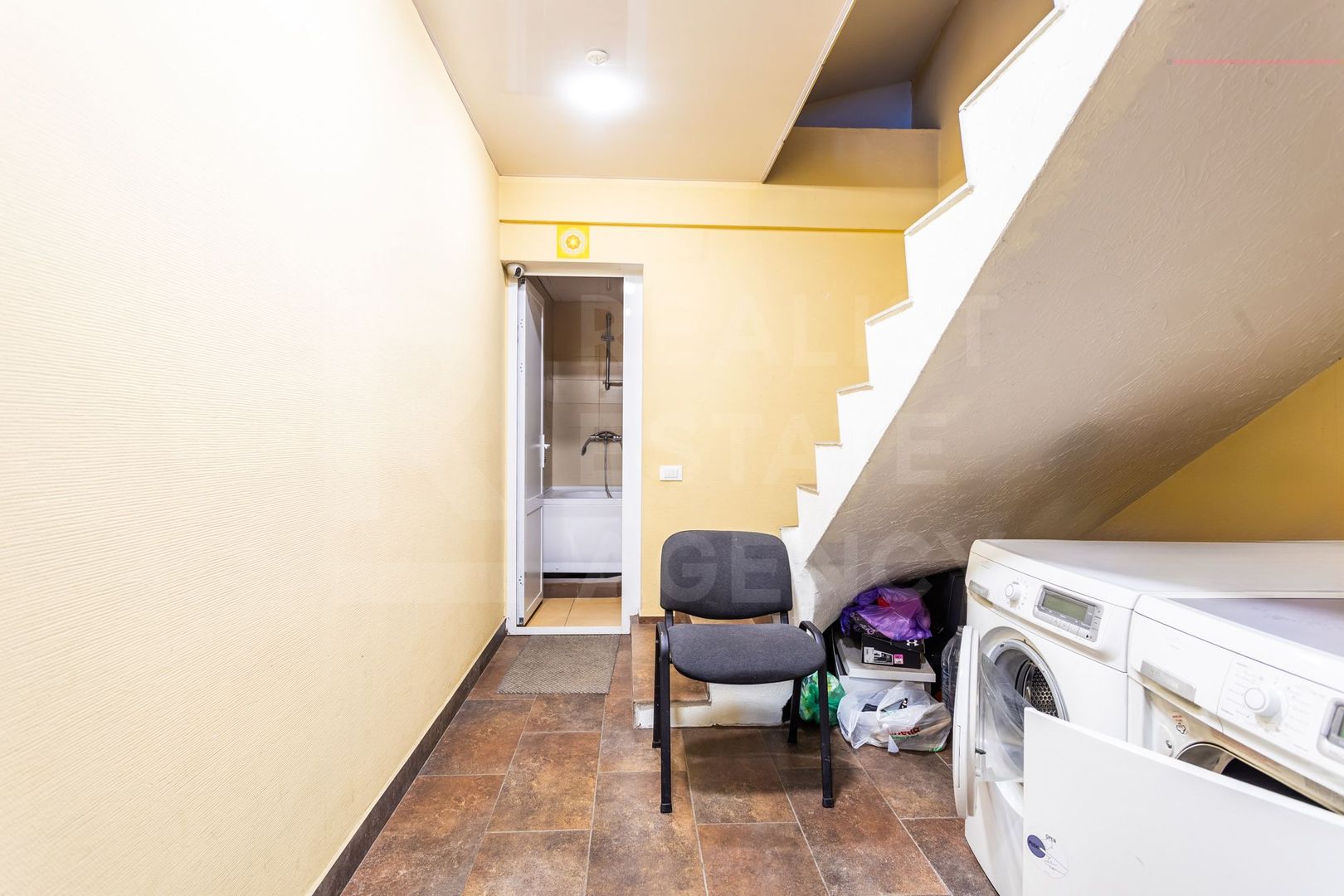 Vanzare spatiu comercial de 256 m2 în centrul capitalei - Poză 24