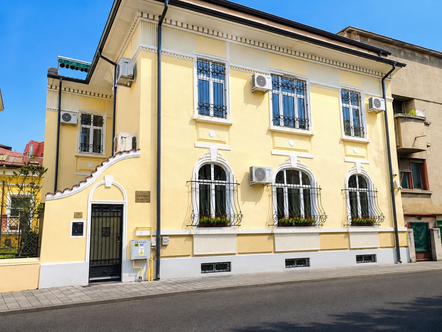 Oportunitate de investitie! Vila ultracentrala, zona Armeneasaca, com - Poză 1
