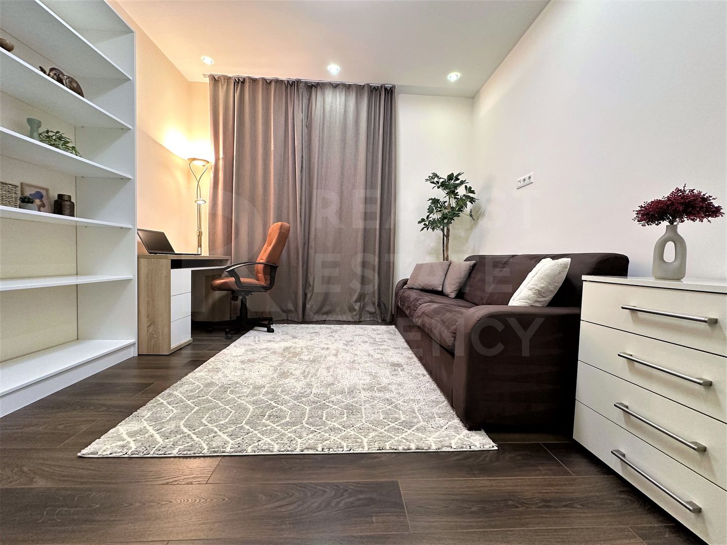 Chirie, casă, 2 nivele, 3 camere, strada Alexandru Bernardazzi, Centru - Poză 5