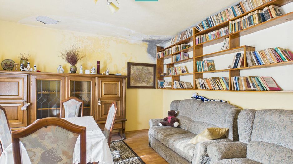 Casă cu etaj Căpâlnaş - Poză 12